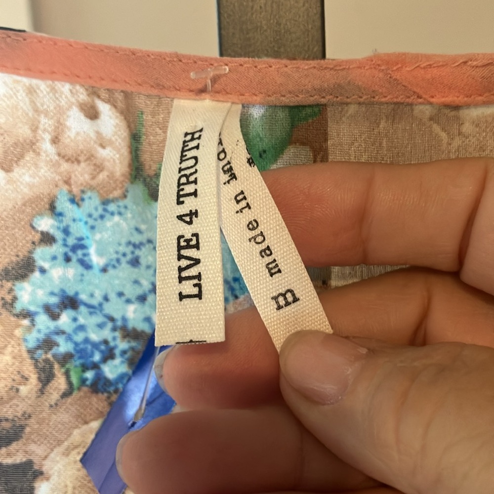 Live 4 Truth pink floral kimono - Picture 4 of 6